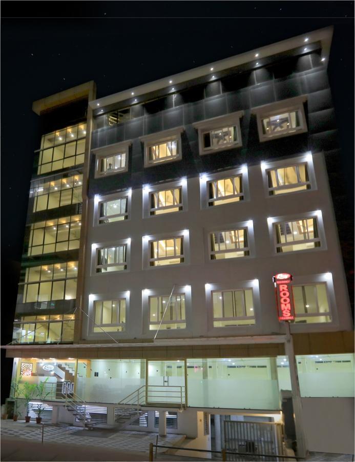 Kenz Residency Hotel Kochi Exterior photo