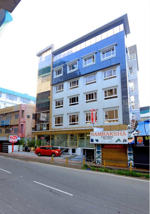 Kenz Residency Hotel Kochi Exterior photo
