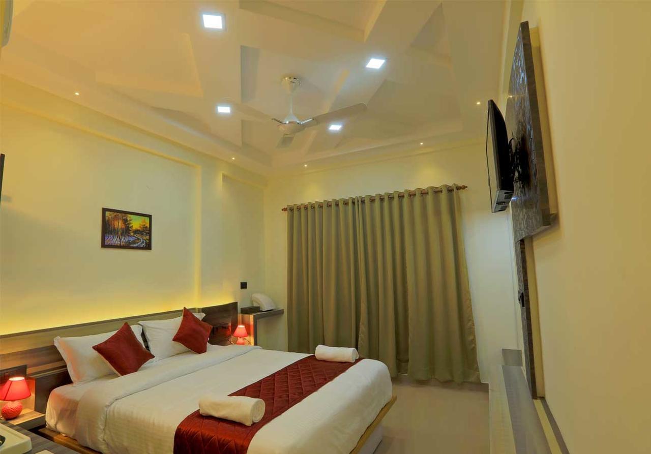 Kenz Residency Hotel Kochi Exterior photo